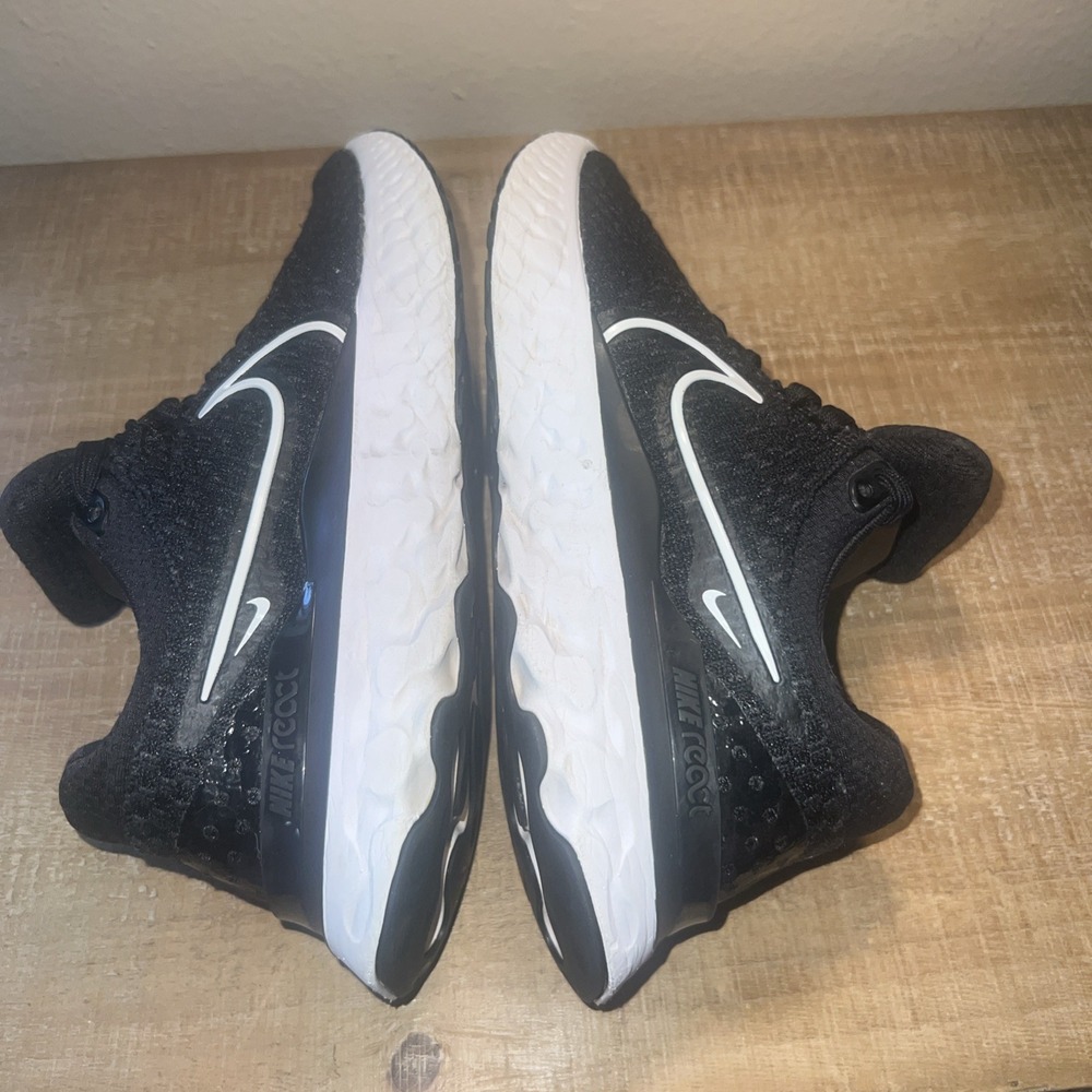 New Women's Nike React Infinity Run FK 3 in Black/White Size US 7 NWT DD3024001 - Picture 10 of 14